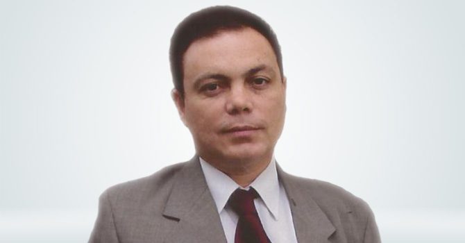 Dr. Paulo Roberto Sandy