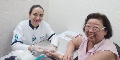 Aferimento de pressão e teste de glicemia