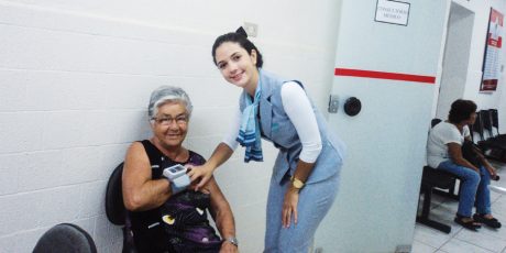Aferimento de pressão e teste de glicemia
