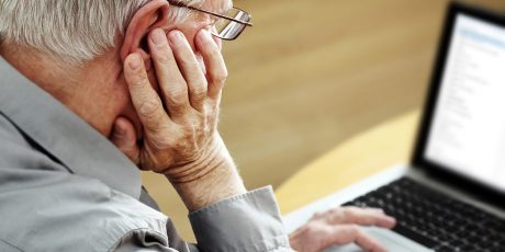 Idosos usam mais computador domiciliar do que os jovens