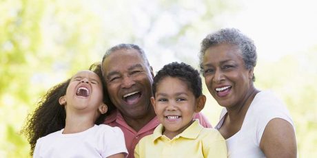 Criança e Idoso: Você acha que a infância e a velhice têm coisas bem parecidas?