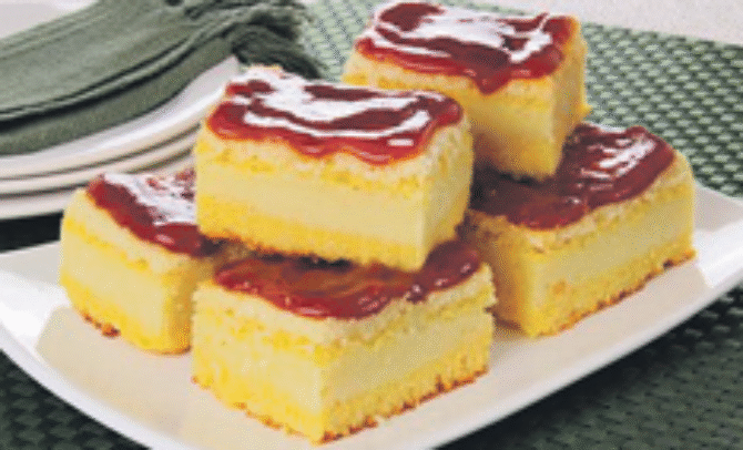 Bolo de Fubá com Cobertura de Goiabada