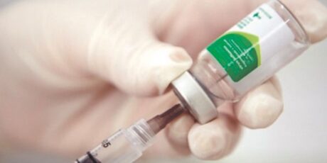 Vacina da gripe não aumenta risco da doença, alerta ministério